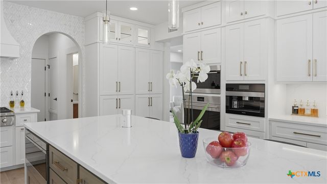 8711 Deer Leap, Boerne, TX 78015