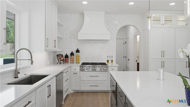 8711 Deer Leap, Boerne, TX 78015
