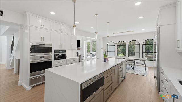 8711 Deer Leap, Boerne, TX 78015
