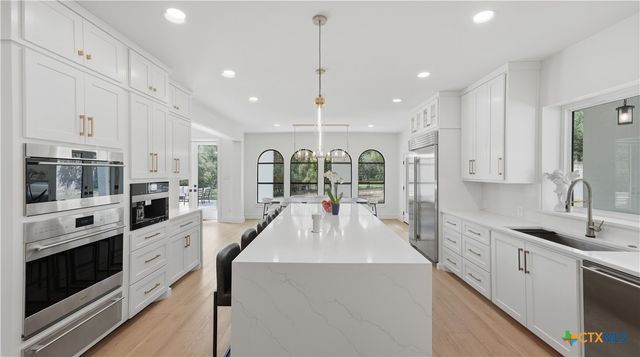 8711 Deer Leap, Boerne, TX 78015