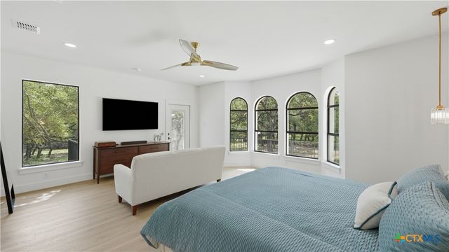 8711 Deer Leap, Boerne, TX 78015