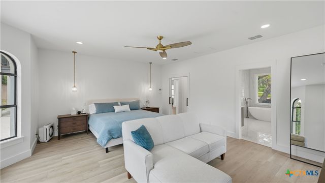 8711 Deer Leap, Boerne, TX 78015