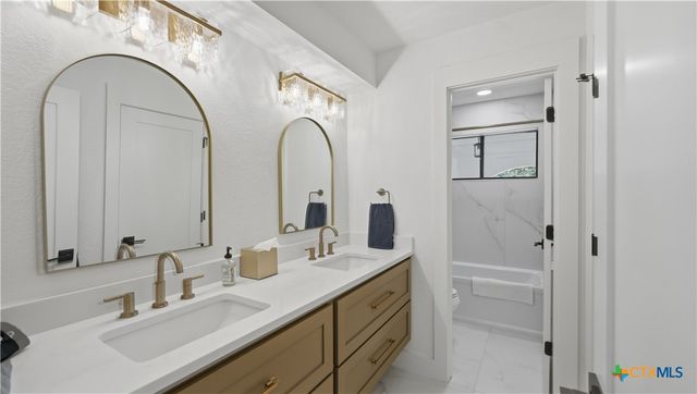 8711 Deer Leap, Boerne, TX 78015