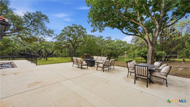8711 Deer Leap, Boerne, TX 78015