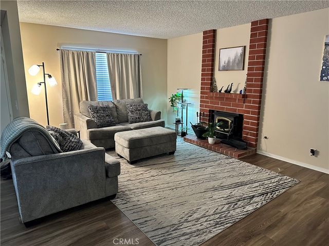 1537 W Avenue L 4, Lancaster, CA 93534