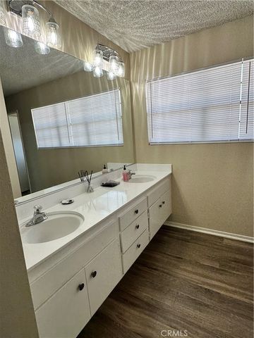 1537 W Avenue L 4, Lancaster, CA 93534