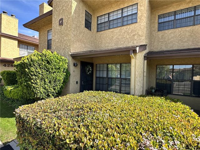 1537 W Avenue L 4, Lancaster, CA 93534