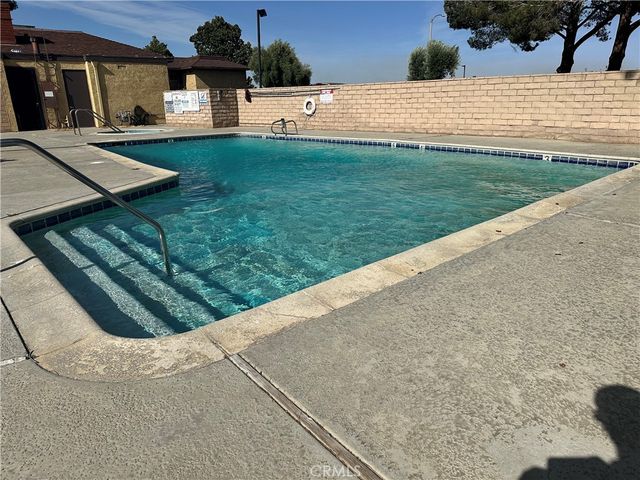 1537 W Avenue L 4, Lancaster, CA 93534