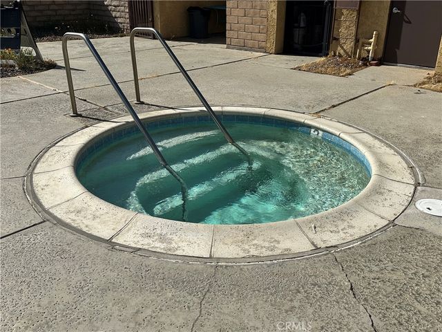 1537 W Avenue L 4, Lancaster, CA 93534