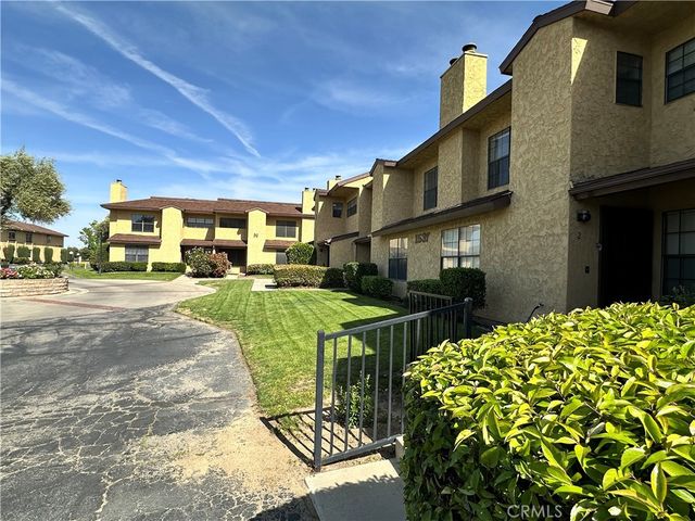 1537 W Avenue L 4, Lancaster, CA 93534