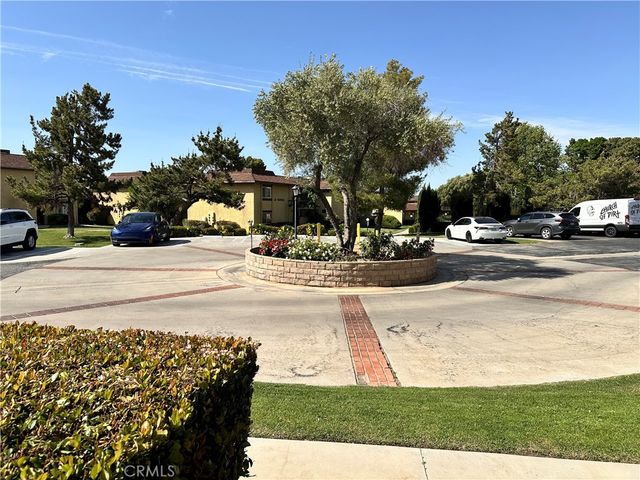 1537 W Avenue L 4, Lancaster, CA 93534