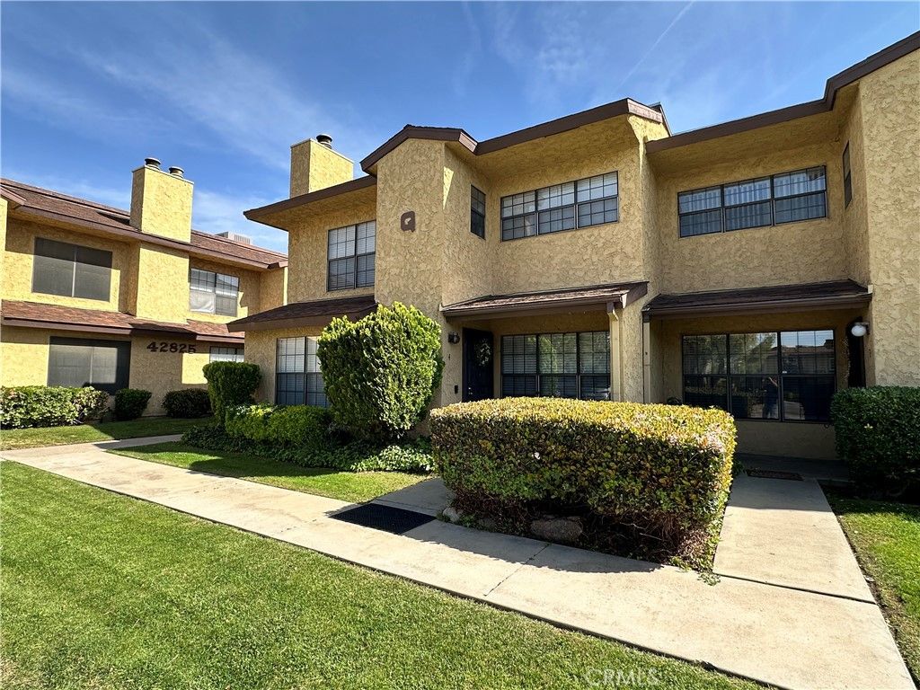 1537 W Avenue L 4, Lancaster, CA 93534