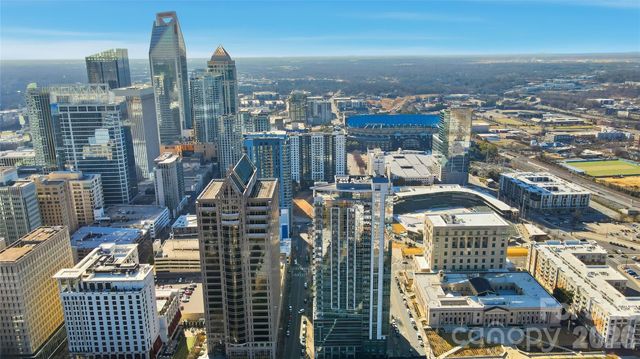 333 W Trade Street 2005, Charlotte, NC 28202