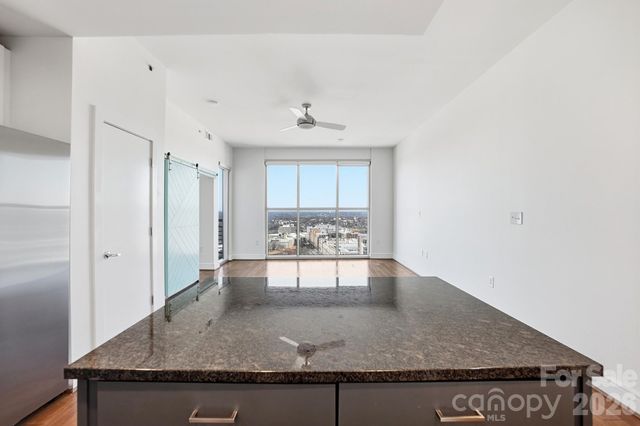 333 W Trade Street 2005, Charlotte, NC 28202