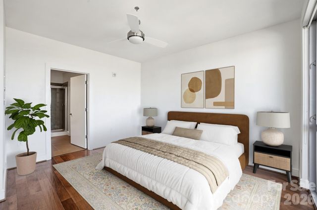 333 W Trade Street 2005, Charlotte, NC 28202