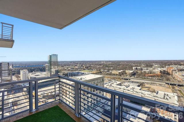 333 W Trade Street 2005, Charlotte, NC 28202