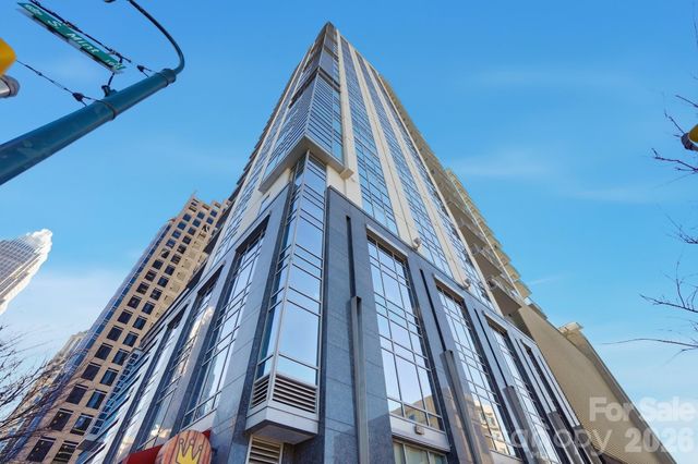 333 W Trade Street 2005, Charlotte, NC 28202