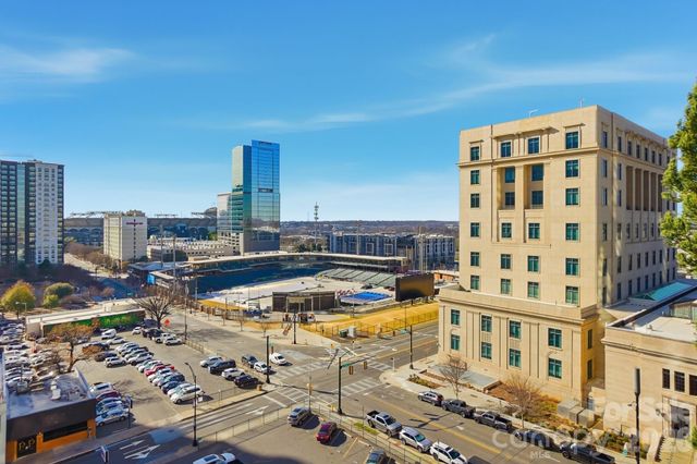 333 W Trade Street 2005, Charlotte, NC 28202