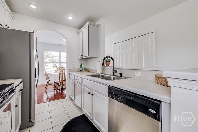16 Fairgreen Street, Savannah, GA 31407