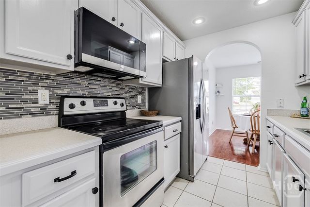 16 Fairgreen Street, Savannah, GA 31407