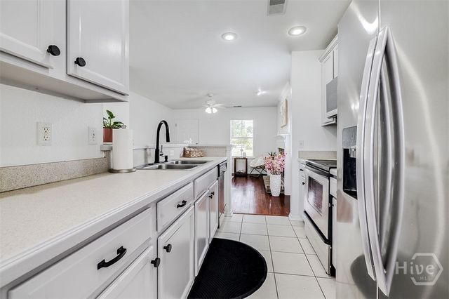 16 Fairgreen Street, Savannah, GA 31407