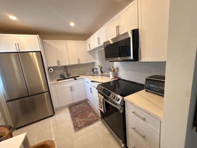 608 NE 2nd Street 432, Dania Beach, FL 33004