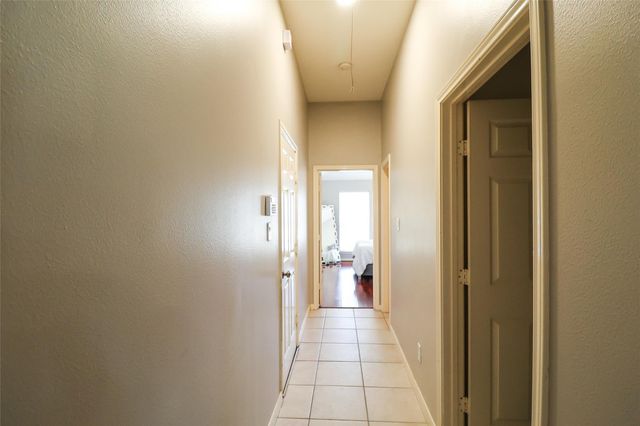 34 Crestview Trail, Houston, TX 77082