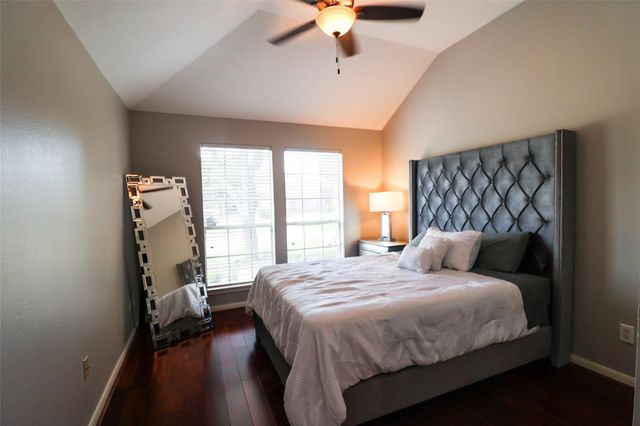 34 Crestview Trail, Houston, TX 77082