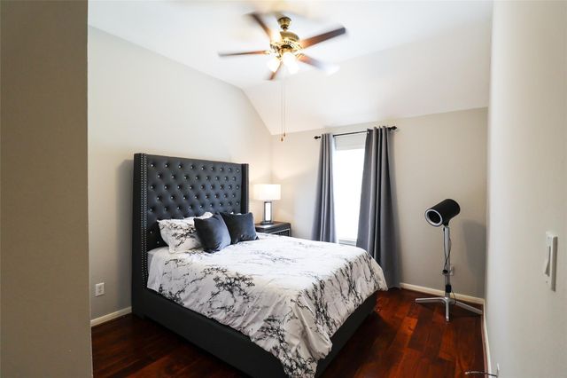 34 Crestview Trail, Houston, TX 77082