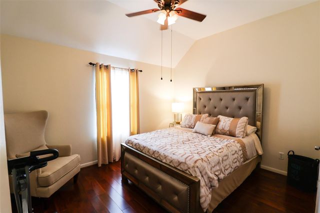 34 Crestview Trail, Houston, TX 77082