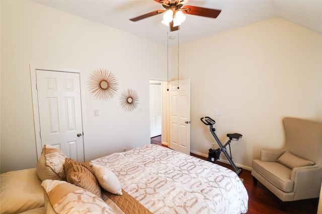 34 Crestview Trail, Houston, TX 77082