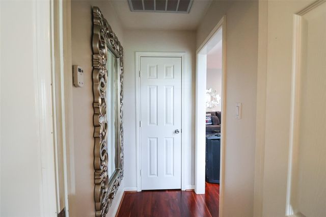 34 Crestview Trail, Houston, TX 77082