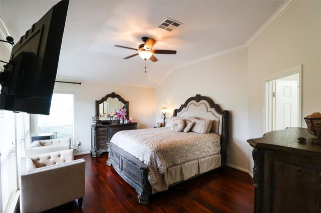 34 Crestview Trail, Houston, TX 77082