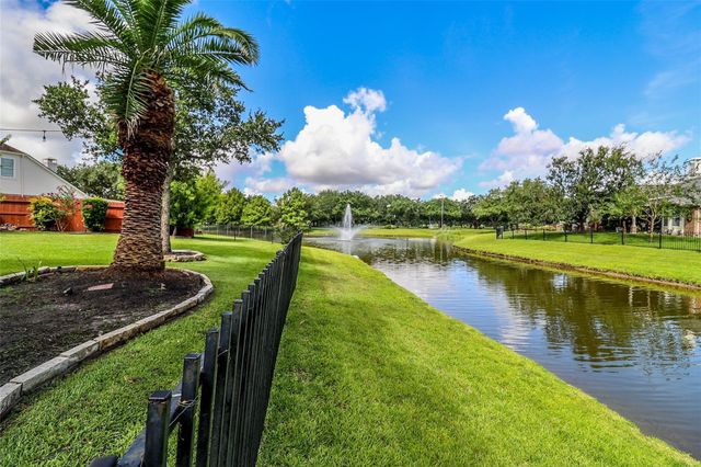 34 Crestview Trail, Houston, TX 77082