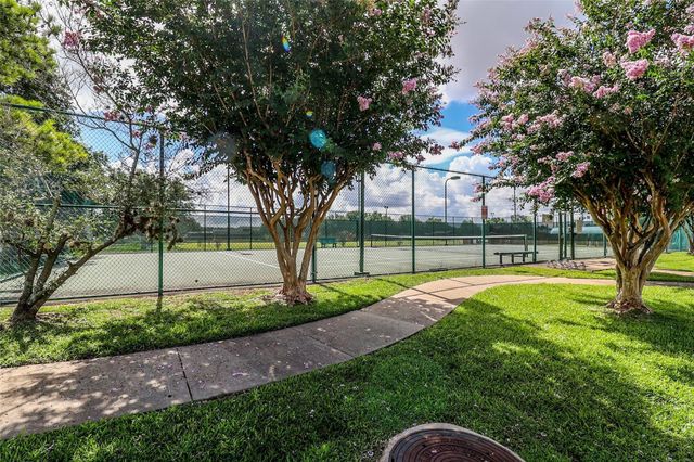 34 Crestview Trail, Houston, TX 77082