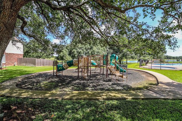 34 Crestview Trail, Houston, TX 77082