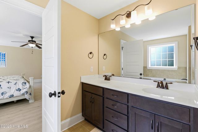 5141 Laurenbridge Lane, Wilmington, NC 28409