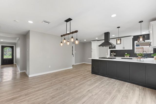 202 Harold Lane, Baytown, TX 77521