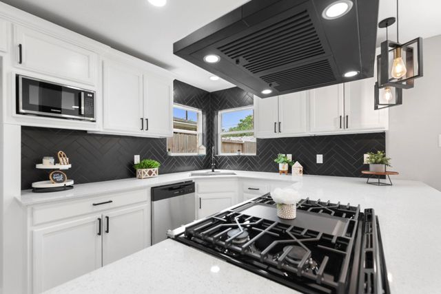 202 Harold Lane, Baytown, TX 77521