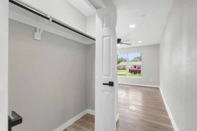 202 Harold Lane, Baytown, TX 77521