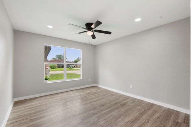 202 Harold Lane, Baytown, TX 77521