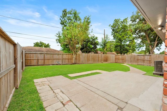 202 Harold Lane, Baytown, TX 77521