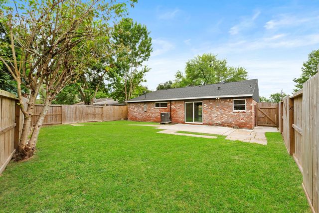 202 Harold Lane, Baytown, TX 77521