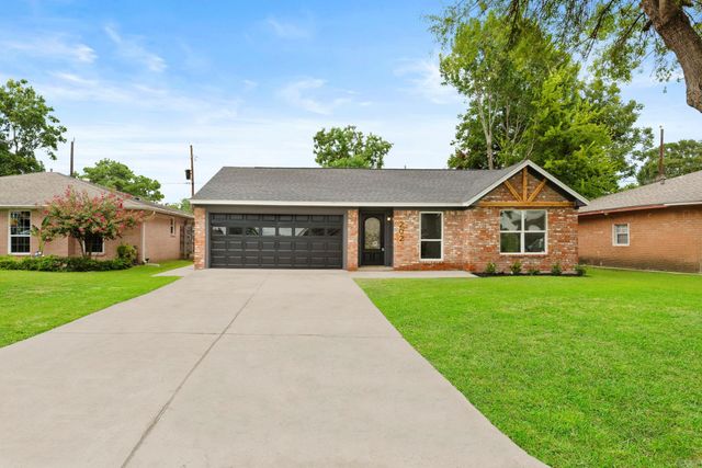 202 Harold Lane, Baytown, TX 77521