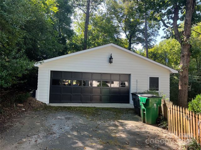 6611 Lancer Drive, Charlotte, NC 28226