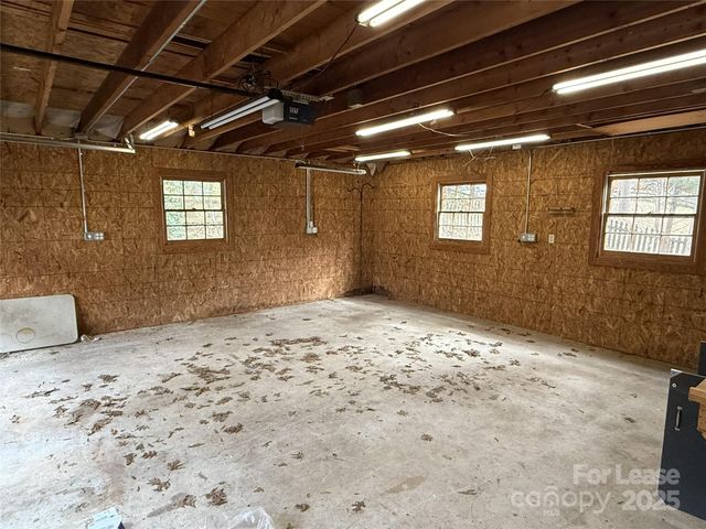 6611 Lancer Drive, Charlotte, NC 28226