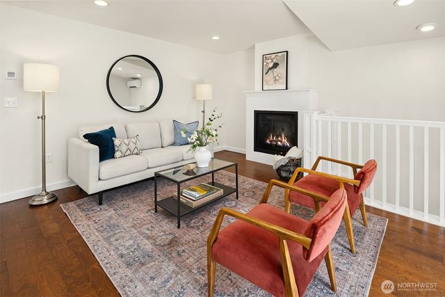 906 29th Avenue, Seattle, WA 98122