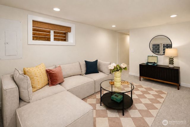906 29th Avenue, Seattle, WA 98122