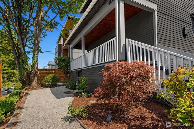 906 29th Avenue, Seattle, WA 98122