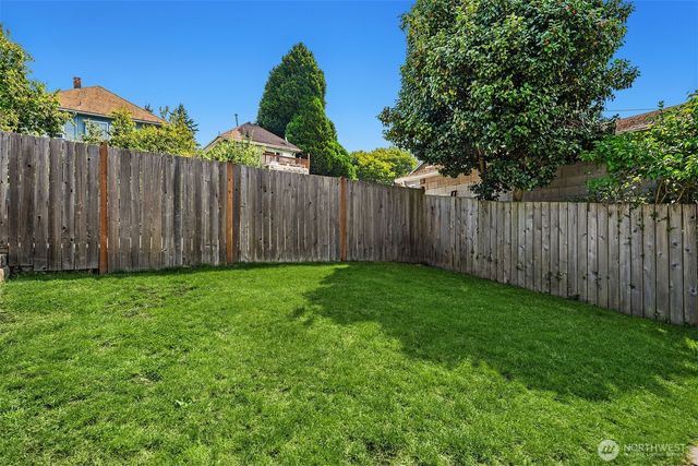 906 29th Avenue, Seattle, WA 98122